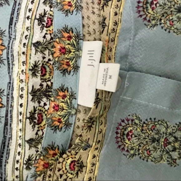 💥SOLD💥 J. Jill Multicolor Floral Print Button Down Top. Women’s size Medium - Picture 10 of 12